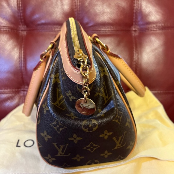 Louis Vuitton Monogram Tivoli PM handbag - Picture 12 of 17
